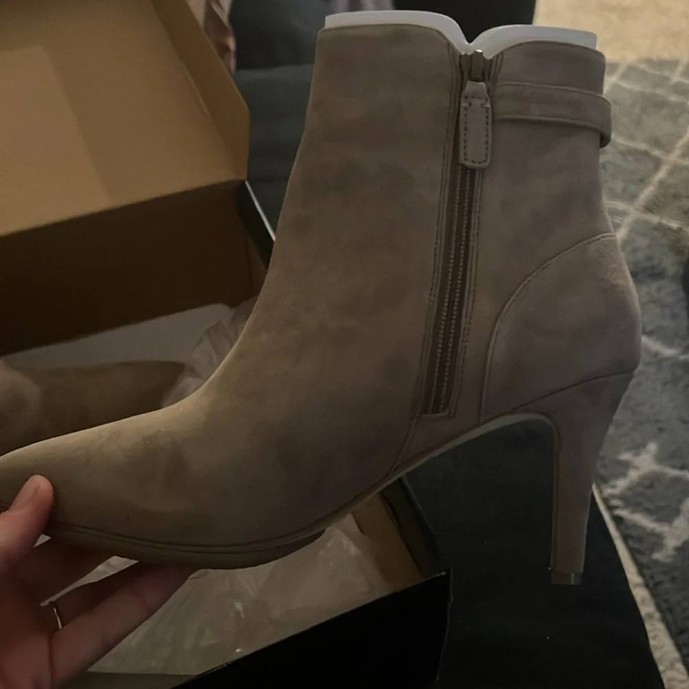 BNWT Cole Hann Vesper Booties